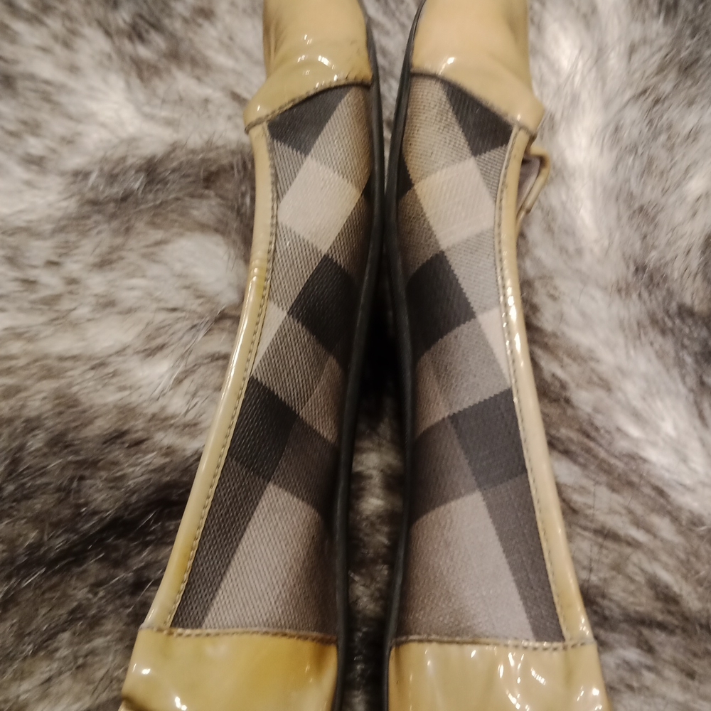 Burberry flats - Picture 10 of 16